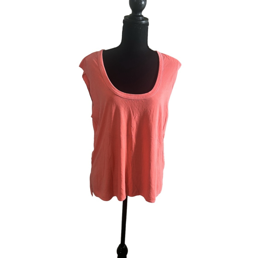 Women’s Chaser Coral Scoop Neck Relaxed Fit Sleeveless Lightweight Knit Tank, S